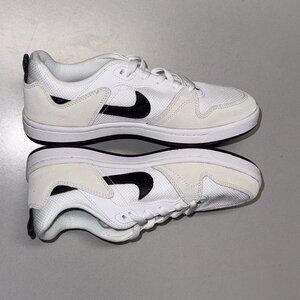 Nike Alleyoop NWOT W7